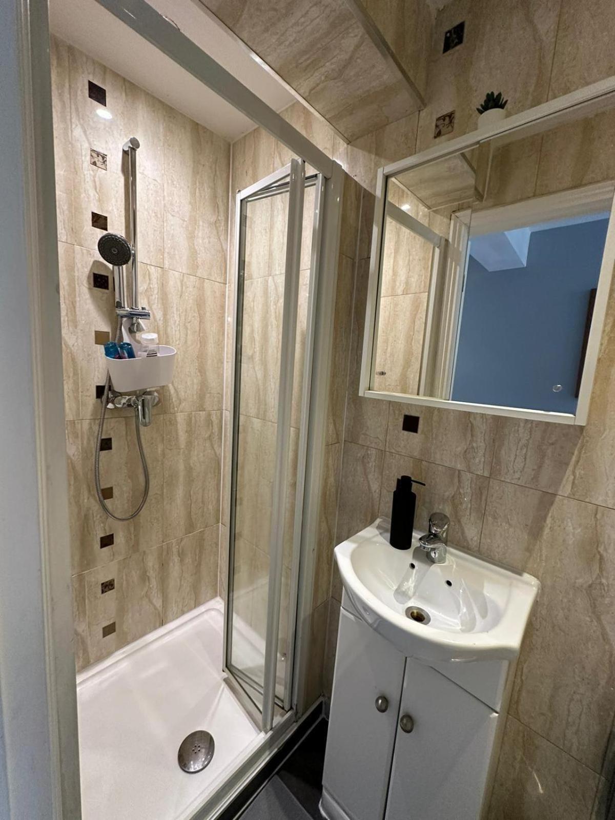Cosy 2 Bedrooms Apartment Londen Buitenkant foto