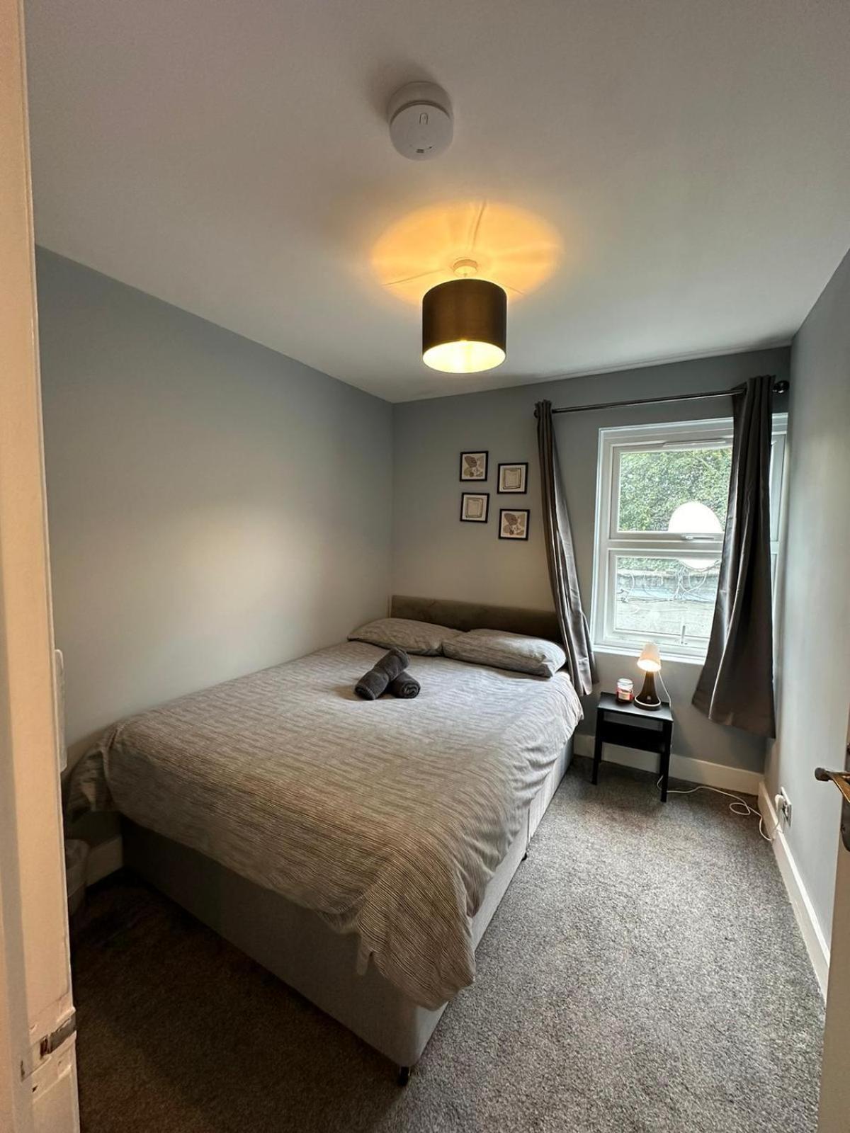 Cosy 2 Bedrooms Apartment Londen Buitenkant foto