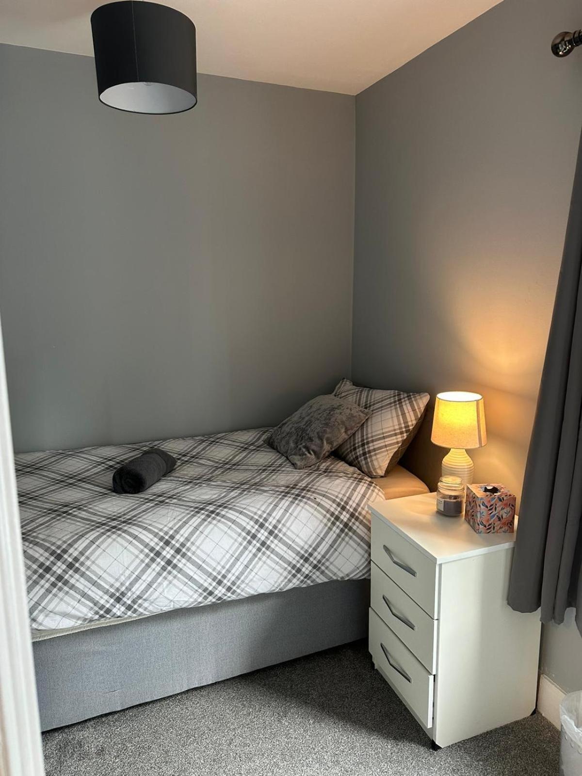 Cosy 2 Bedrooms Apartment Londen Buitenkant foto