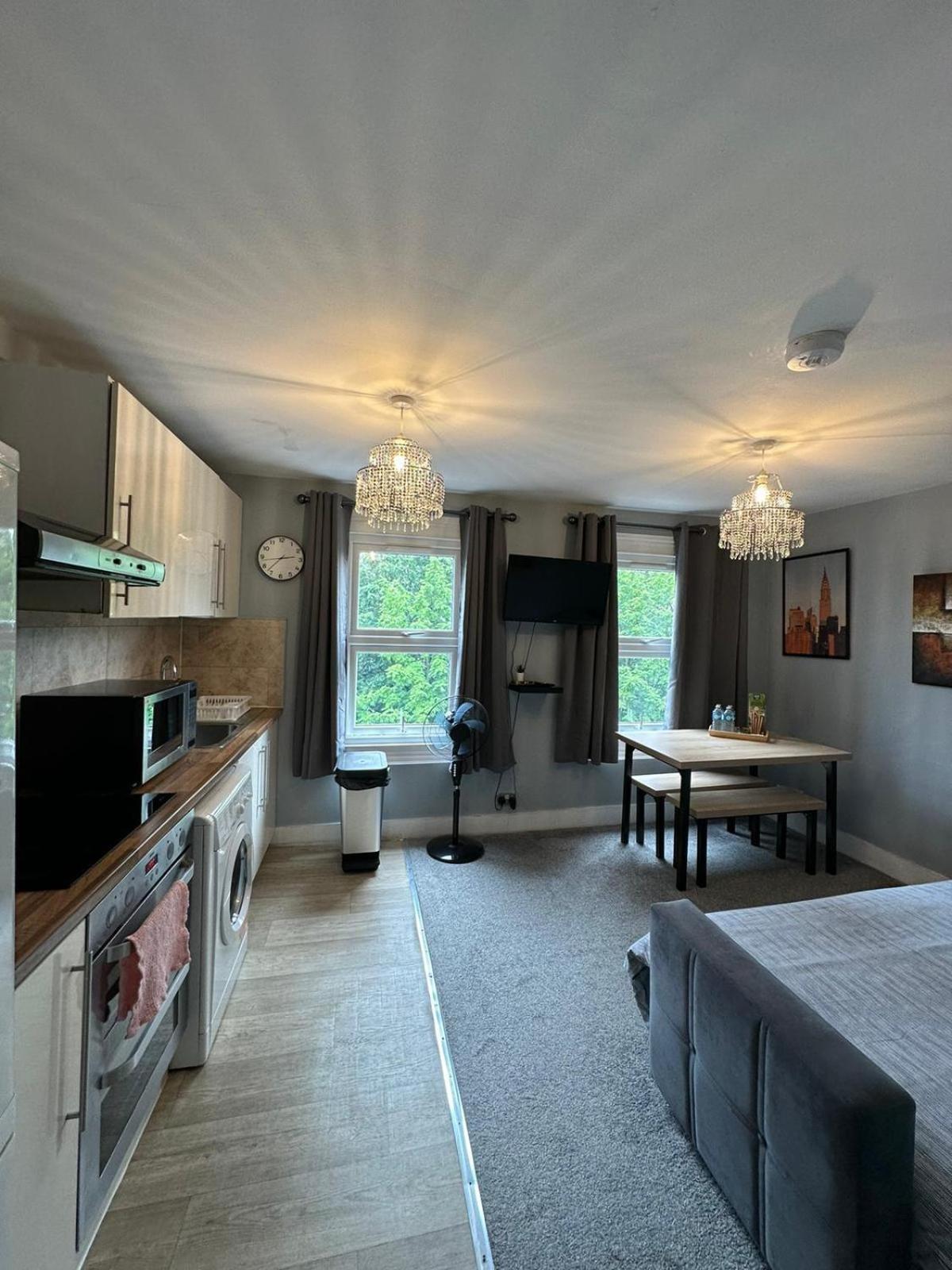 Cosy 2 Bedrooms Apartment Londen Buitenkant foto